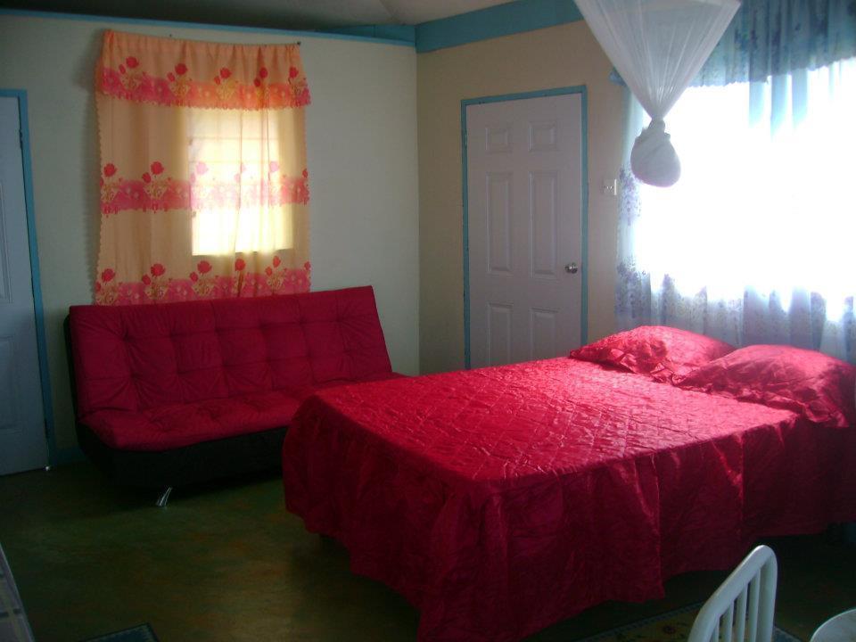 Waikiki Guest House Treasure Beach Quarto foto